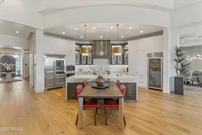 2 Biltmore Estate #313, Phoenix, AZ 85016 - Photo 6