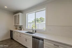 3834 E Clarendon Ave, Phoenix, AZ 85018 - Photo 22