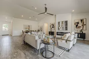 3834 E Clarendon Ave, Phoenix, AZ 85018 - Photo 16