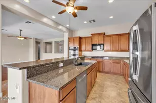 6886 W Mazatzal Dr, Peoria, AZ 85383 - Photo 18