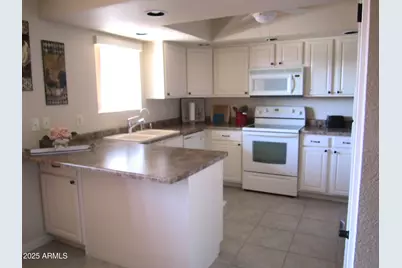 12222 N Paradise Village Parkway S #325, Phoenix, AZ 85032 - Photo 4