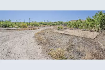 5621 S Maple Leaf Street #20604007Q, Miami, AZ 85539 - Photo 8