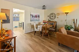 13807 N Garden Ct Dr, Sun City, AZ 85351 - Photo 2