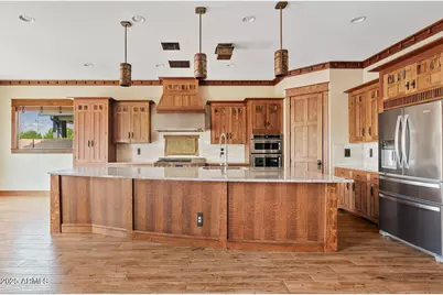 3123 E Cat Balue Drive, Phoenix, AZ 85050 - Photo 2