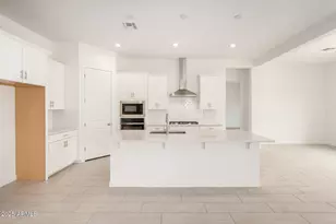 27611 N 176th Dr, Surprise, AZ 85387 - Photo 2