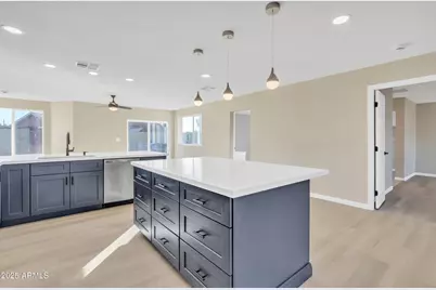 7607 N 42nd Lane, Phoenix, AZ 85051 - Photo 14