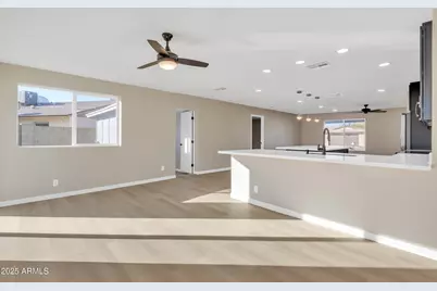 7607 N 42nd Lane, Phoenix, AZ 85051 - Photo 10