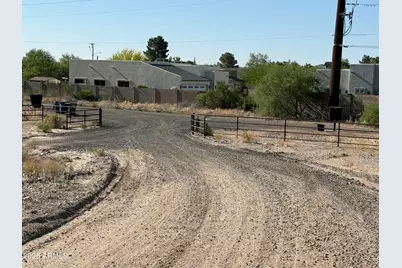 650 W Bralliar Road #-, Wickenburg, AZ 85390 - Photo 22