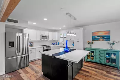 8326 E Crestwood Way, Scottsdale, AZ 85250 - Photo 14