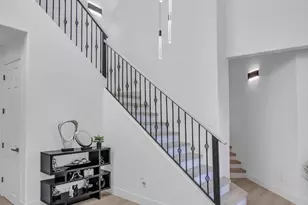 3903 E Melody Dr, Phoenix, AZ 85042 - Photo 12