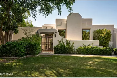 3186 E Stella Lane, Phoenix, AZ 85016 - Photo 2