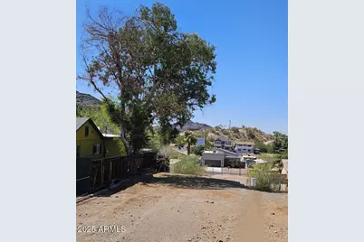 1533 E Sunnyside Drive #-, Phoenix, AZ 85020 - Photo 2