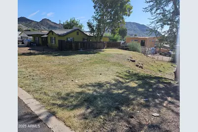 1533 E Sunnyside Drive #-, Phoenix, AZ 85020 - Photo 1