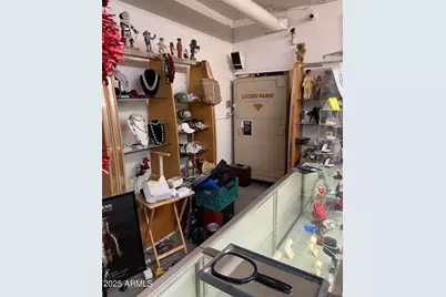 555 N Country Club Drive, Mesa, AZ 85201 - Photo 8