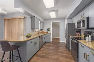 10236 N 105th Dr, Sun City, AZ 85351 - Photo 8