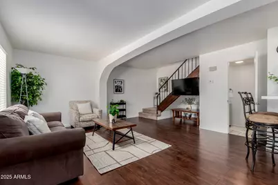 811 E Eugie Avenue, Phoenix, AZ 85022 - Photo 12