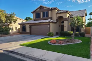 135 S Abalone Dr, Gilbert, AZ 85233 - Photo 1