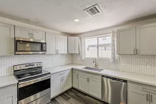 3017 N 46th Dr, Phoenix, AZ 85031 - Photo 4