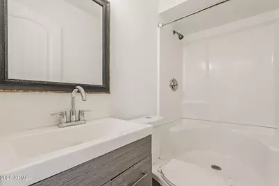 3017 N 46th Drive, Phoenix, AZ 85031 - Photo 10