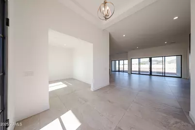 1904 E Creek Canyon Road, Phoenix, AZ 85086 - Photo 2