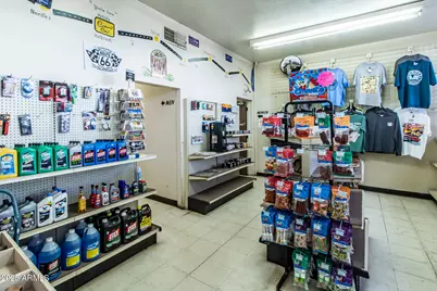 404 Navajo Boulevard, Holbrook, AZ 86025 - Photo 18