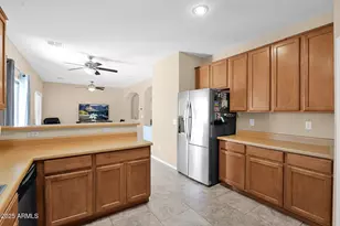 2519 W Burgess Ln, Phoenix, AZ 85041 - Photo 12