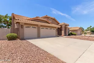 869 W Emerald Island Dr, Gilbert, AZ 85233 - Photo 2