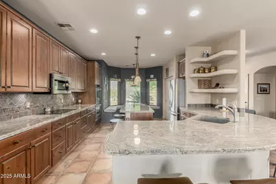 11917 W Equestrian Street, Casa Grande, AZ 85194 - Photo 14