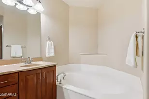 5450 E Deer Valley Dr, Phoenix, AZ 85054 - Photo 12