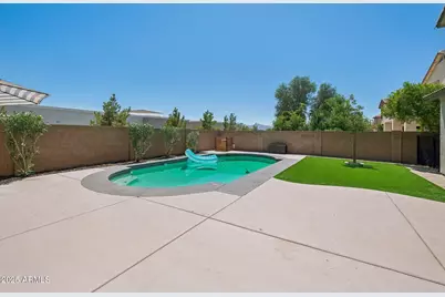 16639 W Saguaro Lane, Surprise, AZ 85388 - Photo 32