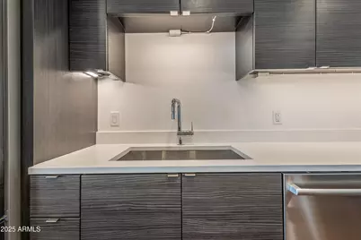 200 W Portland Street #1024, Phoenix, AZ 85003 - Photo 32