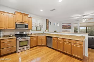 13 E Foothill Dr, Phoenix, AZ 85020 - Photo 10