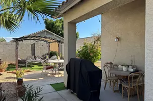 8927 W Paradise Dr, Peoria, AZ 85345 - Photo 10