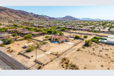 8828 S 16th Street, Phoenix, AZ 85042 - Photo 4