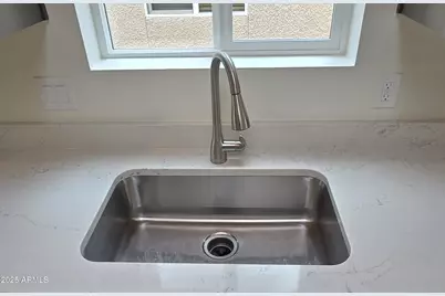 307 S Meadowood Lane, Sierra Vista, AZ 85635 - Photo 8