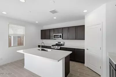 25204 N 165th Lane, Surprise, AZ 85387 - Photo 8