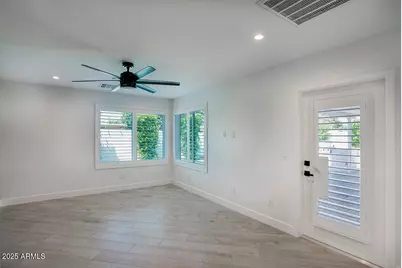 8318 E Sells Drive, Scottsdale, AZ 85251 - Photo 10