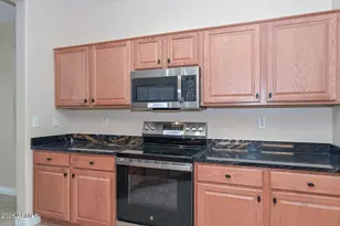 16716 W Rincon Peak Dr, Surprise, AZ 85387 - Photo 10