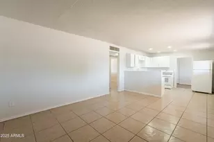 3914 W Palm Ln, Phoenix, AZ 85009 - Photo 2