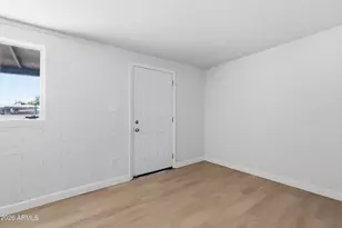 3914 W Palm Ln, Phoenix, AZ 85009 - Photo 2