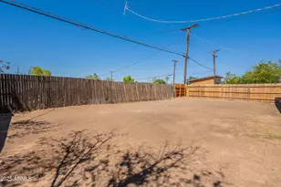 3914 W Palm Ln, Phoenix, AZ 85009 - Photo 14