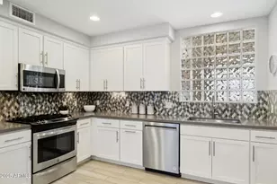 17850 N 68th St, Phoenix, AZ 85054 - Photo 4