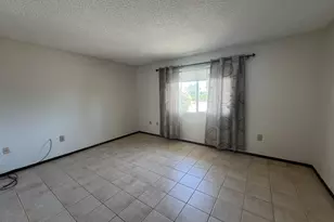 10045 W Coggins Dr, Sun City, AZ 85351 - Photo 8