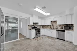 11025 W Cherry Hills Drive West, Sun City, AZ 85351 - Photo 8