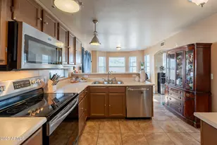 15211 N 89th Ave, Peoria, AZ 85381 - Photo 10