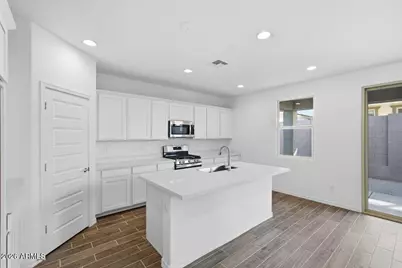 25224 N 165th Lane, Surprise, AZ 85387 - Photo 12