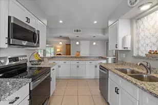 10895 W Clair Dr, Sun City, AZ 85351 - Photo 8