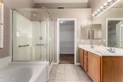 1642 E Desert Lane, Phoenix, AZ 85042 - Photo 8