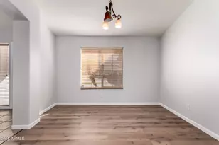 1642 E Desert Ln, Phoenix, AZ 85042 - Photo 10