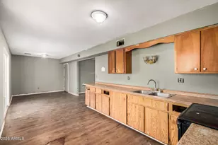 6426 W Mulberry Dr, Phoenix, AZ 85033 - Photo 8